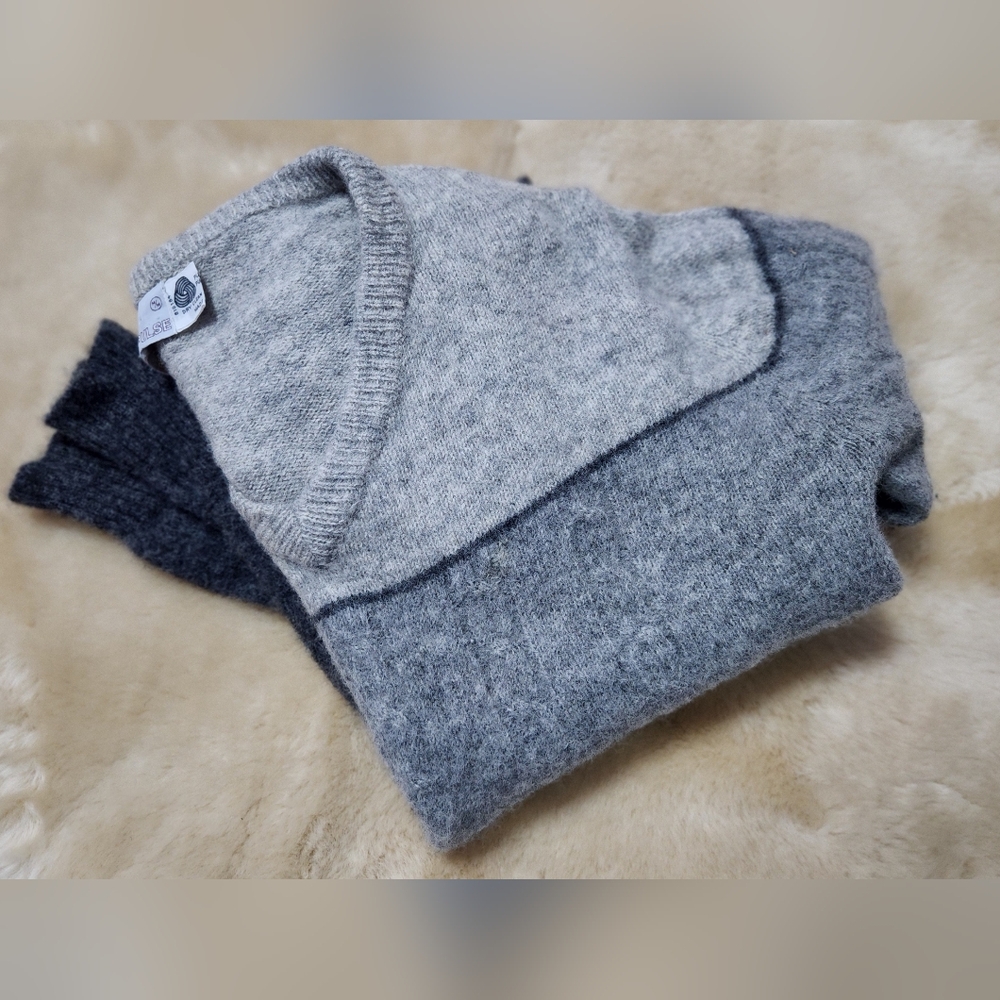 🐑 Gorgeous 100% Shetland Virgin Wool Grey Unisex Sweater